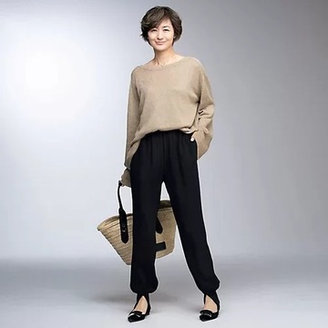 ＼累計1620本売れ ／  驚異的な売り上げを誇る大ヒットアイテム  「Col Pierrot×eclat」とろみスリットリブパンツ