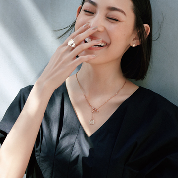 エルメスの名品。メダルとひと粒ダイヤモンドが競演＜大人かわいいペンダント＞