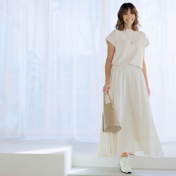 テクニックいらずでおしゃれに！スタイリスト徳原文子さんが提案する「ATON」オーバーサイズニット&リネンギャザースカート