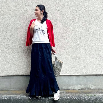 春の黒スカート♡軽やかに着こなすコツ