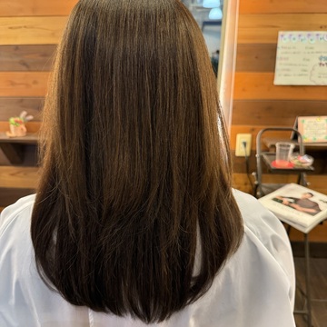 髪が広がる季節に。初体験の【内側だけストレートパーマ】で、湿気に負けない髪づくり