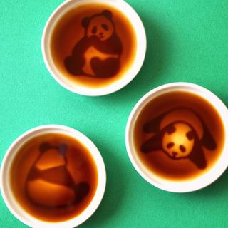 醤油に、なぜかパンダ。