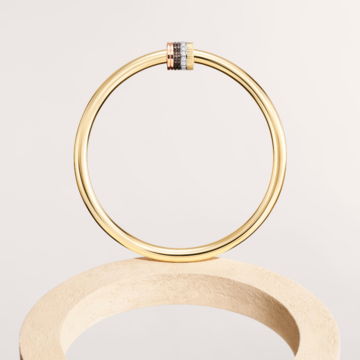 【eclat’s pick up】彫刻のように美しい造形で50代の肌にモダンな輝きをもたらす。ブシュロン「キャトル」の新作が登場！