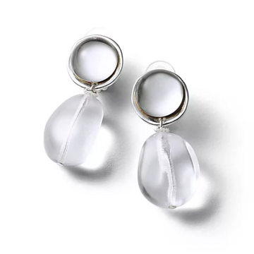 50代のお顔を明るく瑞々しく見せてくれる存在感あるイヤリング・フランス語で「光」を意味する「セシル・エ・ジャンヌ・ルミエール」 