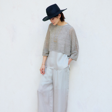 【50代が買うべき最愛ブランドの“推し”】トレンド感あるレイヤードが楽しめるレキップのクロップト丈ニット