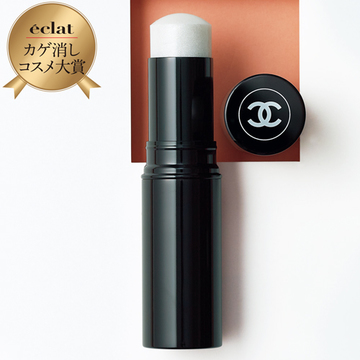 【カゲ消しコスメ大賞】「シャネルのハイライト」でくぼみ＆くすみを解消！