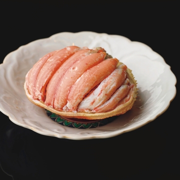 『竹千代』美しき香箱ガニ！ ていねいな仕事で和食の小宇宙を極める【“軽やかな”和食で、金沢の口福時間】