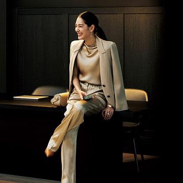 極上の着心地もたらす「ジョルジオ アルマーニ」のベージュジャケット【NEOエグゼスタイル】