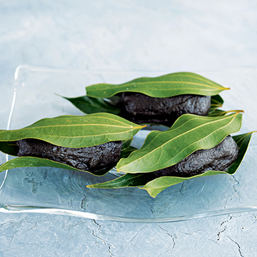 薩摩藩ゆかりの餅菓子　薩摩菓子所 富久屋「けせん団子」