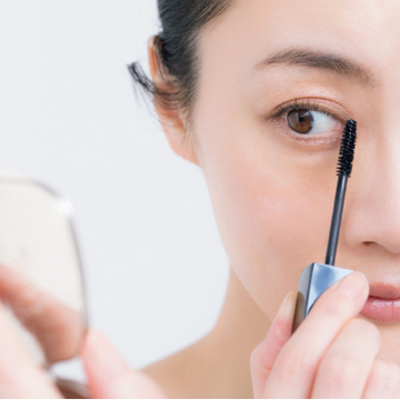 【アラフィー世代のマスカラ術④】目頭＆目じりのまつ毛までしっかり塗るべし！