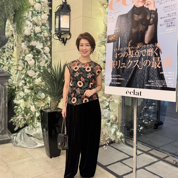 黒×刺繍ブラウスで éclat主催のパーティ「ソワレ・ドゥ・エクラ」へ