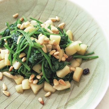 意外な組み合わせが美味を引き出す「ほうれん草とりんご炒め」レシピを斉風瑞さんが伝授！