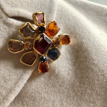 胸元にリュミエール