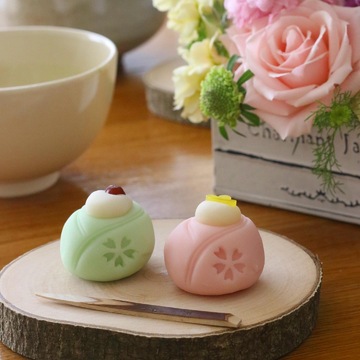 おひなさまの和菓子でちょっとひと息♪