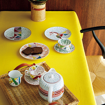 陽気でティータイムが楽しくなる「エルメス」の新作テーブルウエア