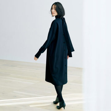 大ヒットボウタイワンピースが着心地アップして、再登場！ 