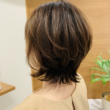 【50代の髪型】涼しくなる日を心待ちに、ショートヘアを秋仕様にチェンジ