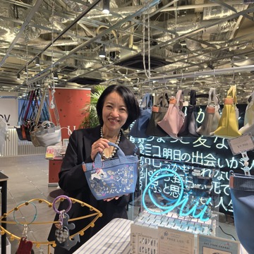 ハラカドで出会った、“わたしだけのRAKUGAKIトート”──新色デニムブルーをお迎え