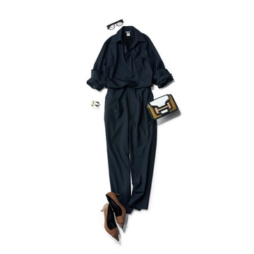 辛口な黒のオールインワンには、シックなブラウン小物で大人の抜け感をプラス。最高気温21℃｜4/18(木)【50代の毎日コーデ】