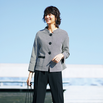 季節の境目を旬な一枚でつなぐ【今、手にしたい「ヘルノ」の春アウター】