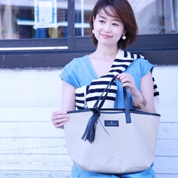 大人が持つのにちょうどいい、エクラ10月号付録のストラブルゴベージュトート♡