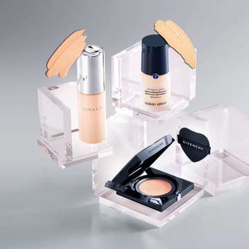 【賢者のファンデーション選び】肌の奥に光を感じる抜け感ファンデーション3選