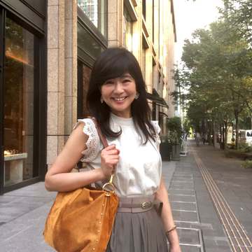 秋色オシャレに「フランフラン」の大振りイヤリング。海外気分のオープンテラス「ADRIFT by DAVID MYERS」でランチ。それから色々メニューの贈り物。