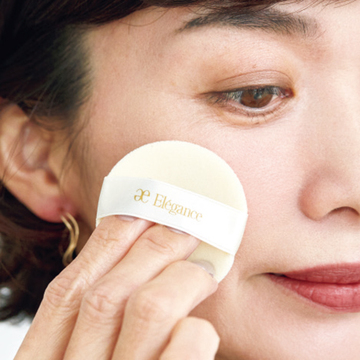 ＜チーク編＞頬をふっくら見せる「色」の錯覚メイクテク【イガリシノブの「錯覚メイク」】