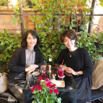 花と緑に囲まれた心豊かになる空間『青山　TEA HOUSE』