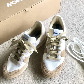 秋にぴったりのスニーカー♪