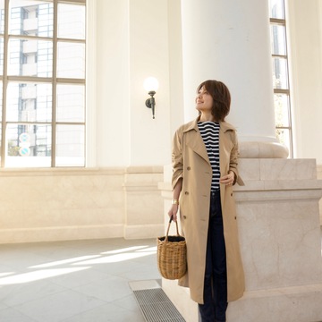 羽織るだけで旬の気分を味わえるトレンチコート♪