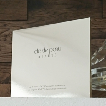 クレ・ド・ポーボーテのフェイスマスクでハリのある肌に♪