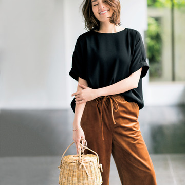 着やせ効果も期待　最大ヒットのコクーンブラウスの進化版登場