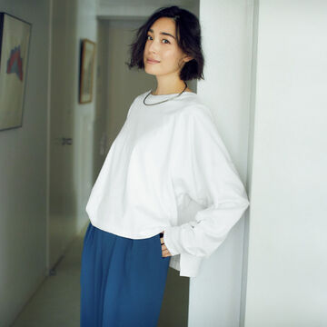 大人が素敵に見える「INSCRIRE」と「YLÈVE」の美人カットソー