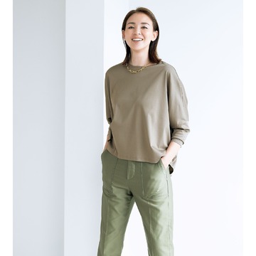  こっくりした色合いで季節を先取り「E by éclat」のコンパクトワイドカットソー