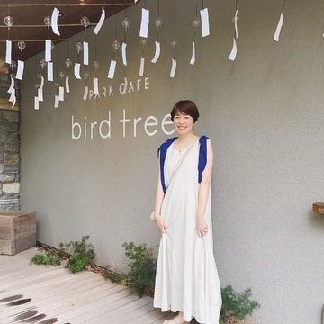 公園内にあるカフェで涼みながら過ごす贅沢時間を堪能