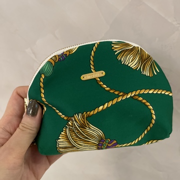 スカーフ柄のポーチ