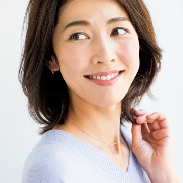 【アラフィー世代の眉メイクテク③】「上品な華やぎ眉」はリキッド＆パウダーで存在感を