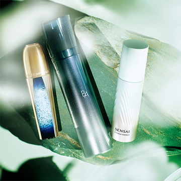 50代のフェイスラインを美しく見せるエイジングケア。顔がきゅっと引き締まった印象に【大人美が目覚めるとき vol.11】