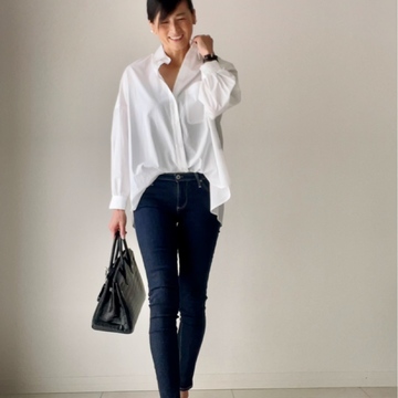 白シャツは鉄板コーデで