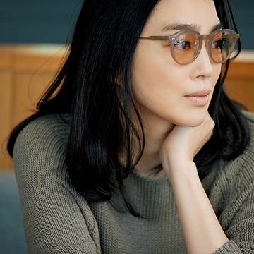 美肌見えサングラスでアラフィーの気になる目もと悩みもカバー！【サングラスにまつわるQ＆A】