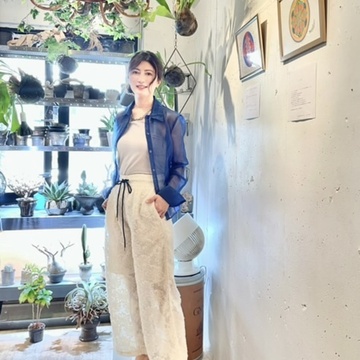 トレンドの透け感コーデで春のお出かけ