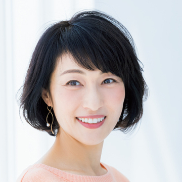 顔だちをふっくら見せ華やかさを演出“短めボブヘア×ひし形”【50代髪型・ヘアスタイル】