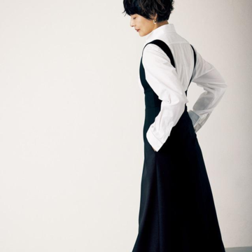 【富岡佳子「おしゃれの冒険の旅」vol.25】夏にエレガンスをまとうDIORのスカート