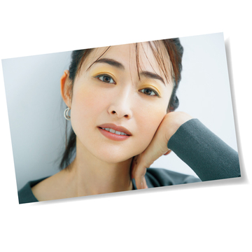 旬カラー「イエロー」でくすみのないイマドキ顔が完成【大人キレイな春新色コスメ】