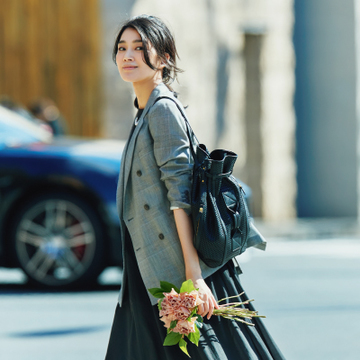 スニーカーを合わせて気負わないおしゃれを【ワンピース30days】