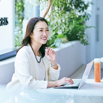 オルビス株式会社 代表取締役社長 山口裕絵さん「毎日のケアがここちよくできれば、目線が上がる。明日と未来に向け、人生への解像度を高めたい」【エクラ トップリーダーズvol.09】