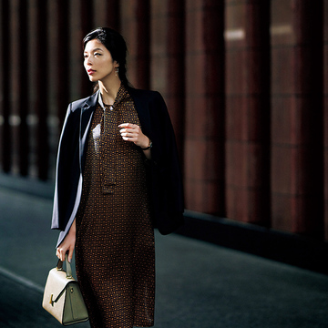 ビジネスシーンに効く！ 華やかさと品格の「ビジネスワンピース」　五選