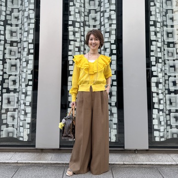 初めましての銀座ランチは太陽色のニットで