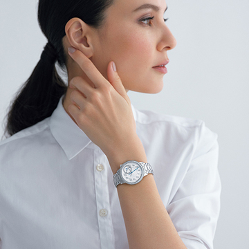 【ヴァシュロン・コンスタンタン】現代のフェミニティを体現する新作時計、「エジェリー」